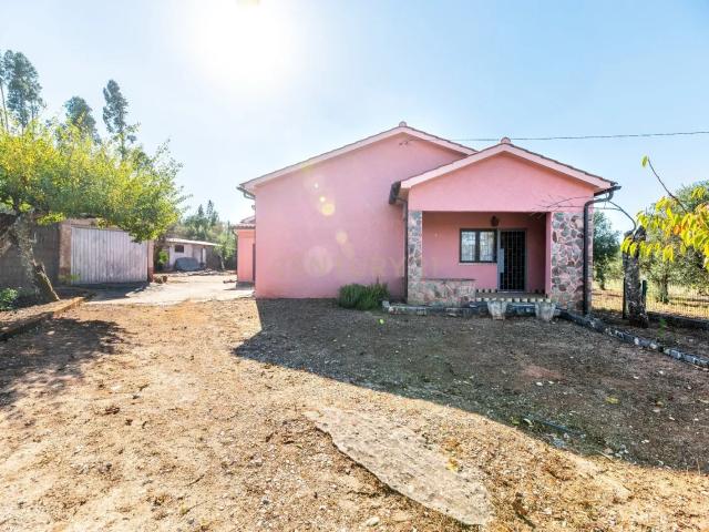Moradia com Terreno em Chão de Couce, Ansião