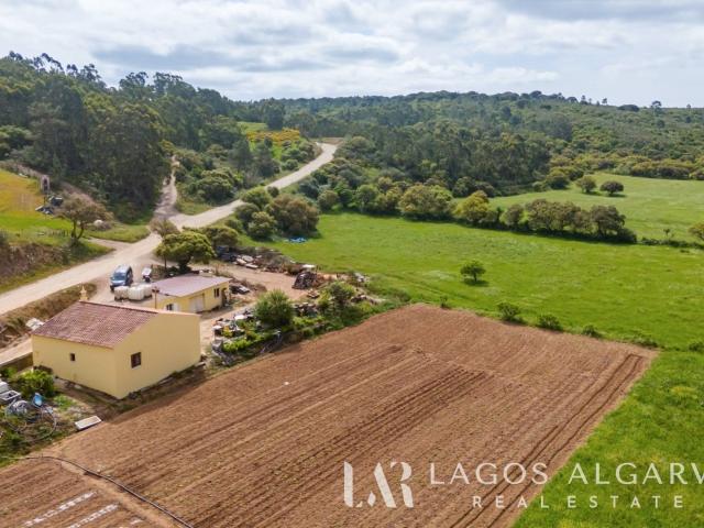 Moradia com terreno em Pero Queimado / Pedralva – Vila do Bi. 172m² Budens