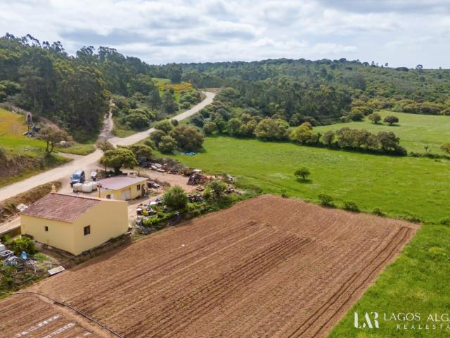 Moradia com terreno em Pero Queimado / Pedralva – Vila do Bispo
