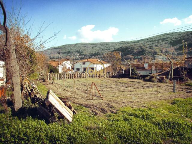 Moradia com terreno Este S.Mamede
