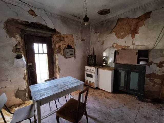 Moradia com terreno vedado m² Conceição