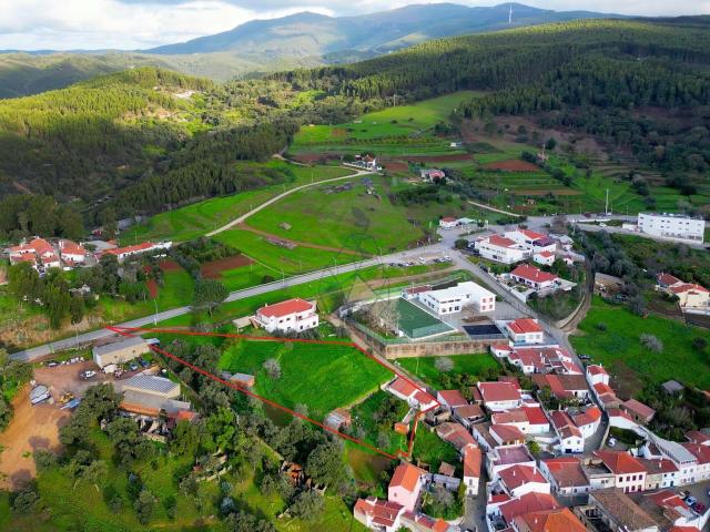 Moradia com terrenos à venda em Marmelete 10 minutos de Aljezur