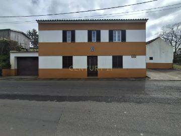 Moradia com uma boa Vista em Local Tranquilo