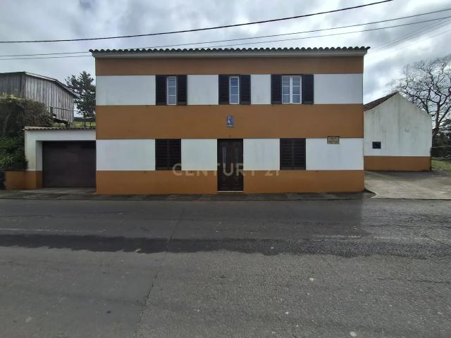 Moradia com uma boa Vista em Local Tranquilo