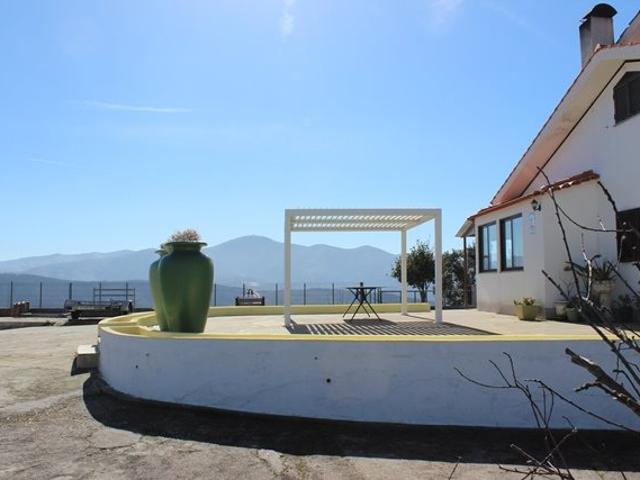 Moradia com vista fantástica, Catraia de São Paio, Oliveira. 231m² Oliveira do Hospital e São Paio de Gramaços