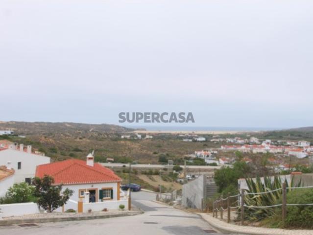Moradia com Vista Panorâmica na Carrapateira Ideal para Habitação ou Rentabilização