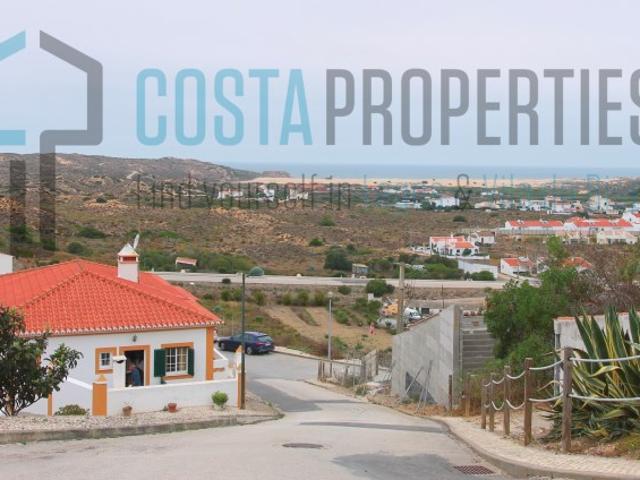Moradia com Vista Panorâmica na Carrapateira Ideal para Habitação ou Rentabilização