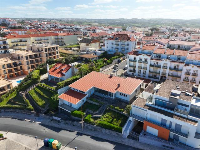 Moradia com Vistas de Primeira Linha de Mar em Praia da Arei. 260m² da Lourinhã e Atalaia