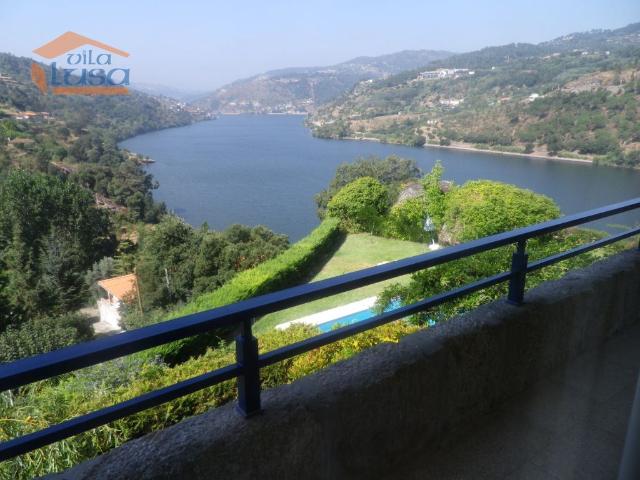 Moradia com vistas para o rio Douro Resende