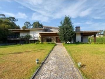 Moradia com Armazém em Vila Nova de Famalicão