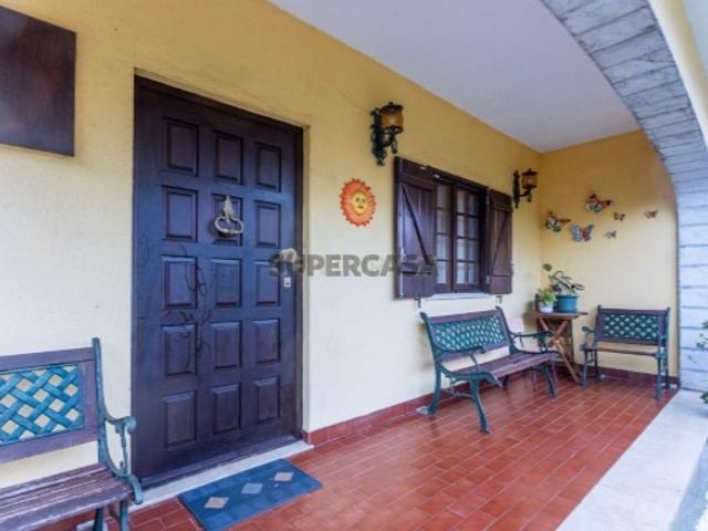 Moradia com características únicas na Aroeira