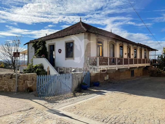 Moradia com charme e potencial de rentabilidade em Torre Dona Chama Mirandela