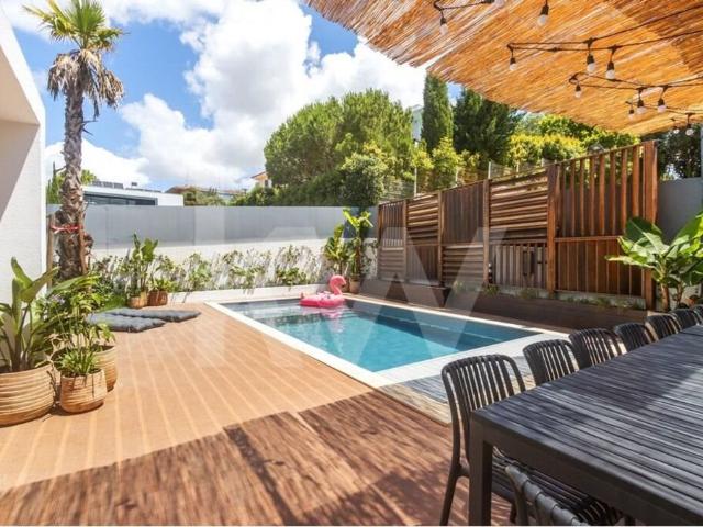 Moradia com dois jardins, piscina e jacuzzi em Paço de Arcos 222m² Oeiras E São Julião Da Barra