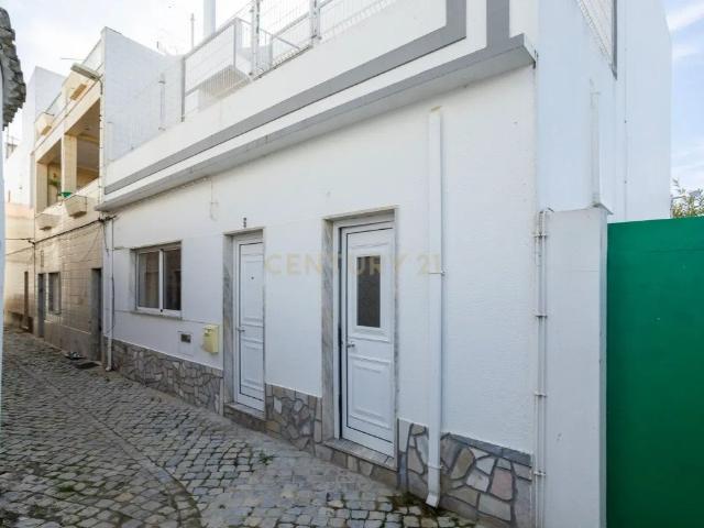 Moradia com duas utilizaçoes independentes Santa Luzia 108m² Santa Luzia