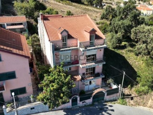 Moradia T5 em Camarões | 3 espaços habitacionais | Investimento e terreno contíguo opcional