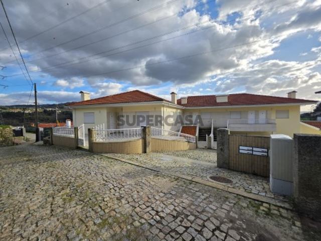 Moradia com escritório a 35 minutos do Porto em Penafiel