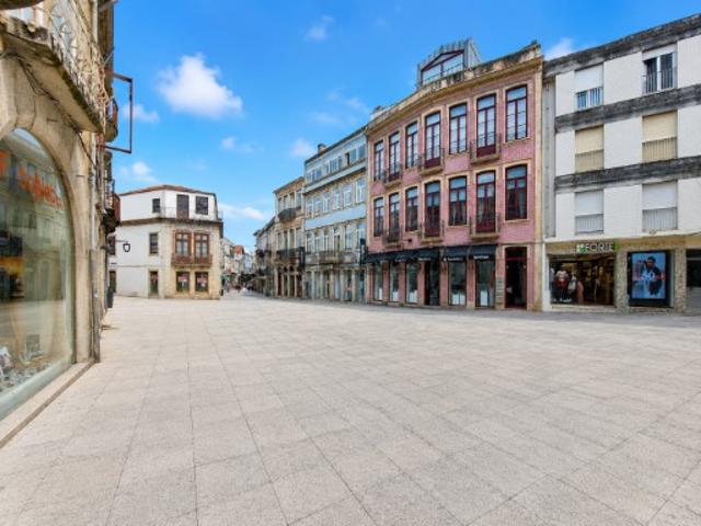 Moradia com Espaço Comercial na Póvoa de Varzim