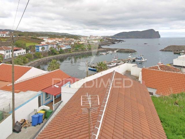 Moradia com Espaço Comercial no Coração de São Mateus – Vista Mar Deslumbrante