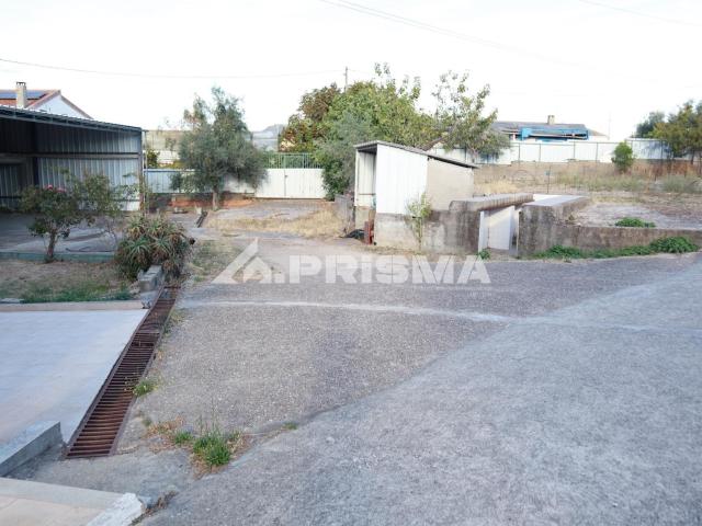 Moradia com espaço exterior para venda em Castelo Branco 86m² Castelo Branco