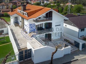 Moradia com excelentes acessos a Gaia e Porto 225m² Canedo, Vale e Vila Maior