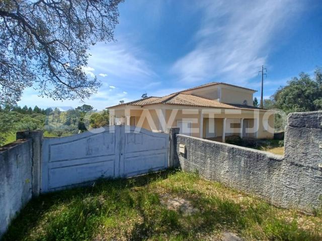 Moradia com garagem e logradouro a 5 km de Tomar. 0m² Além da ribeira e pedreira