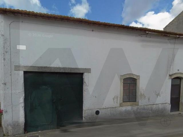 Moradia com Garagem Independente em Ourentã – Excelente Oportunidade de Investimento!
