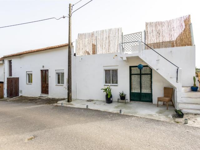 Moradia com Grande Potencial na Silver Coast – Matos, Vesti. 77m² Vestiaria