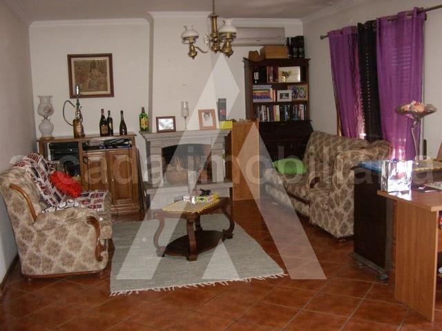 Moradia com habitação e restaurante bem localizada na cidade de Águeda