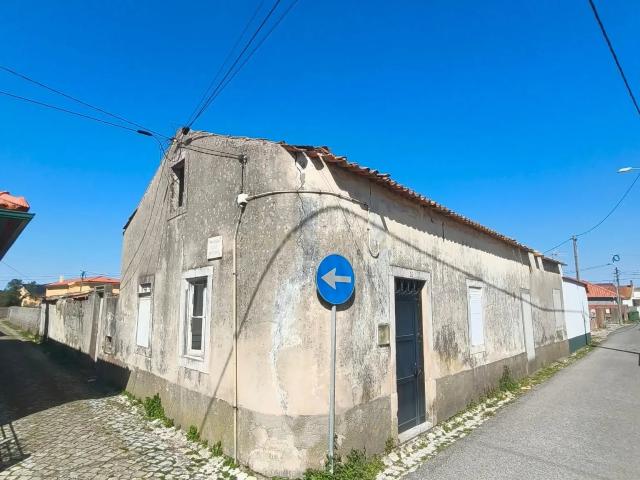 Moradia com história a poucos minutos do mar