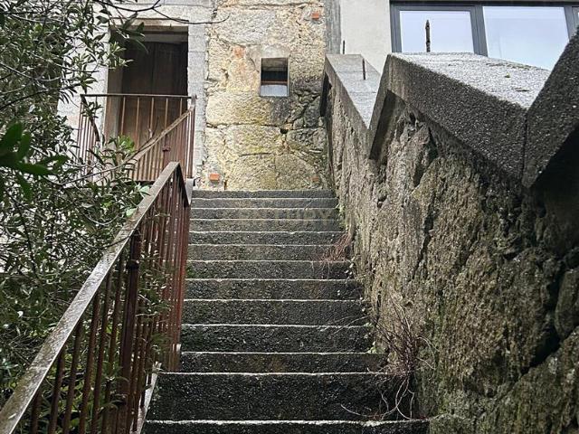 Moradia com jardim 3 pisos + mezzanine Projeto Aprovado ju. 236m² Bonfim