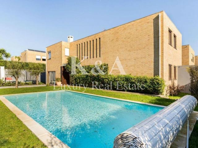 Moradia com jardim e piscina em zona nobre de Leça da Palmei. 254m² Matosinhos e Leça da Palmeira