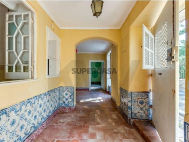 Moradia com jardim no centro de São Pedro de Sintra
