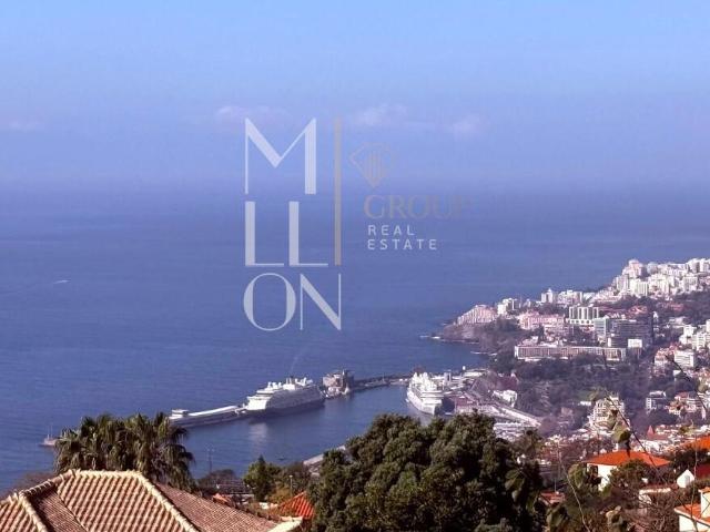 Moradia com jardim, vista mar e baía do Funchal