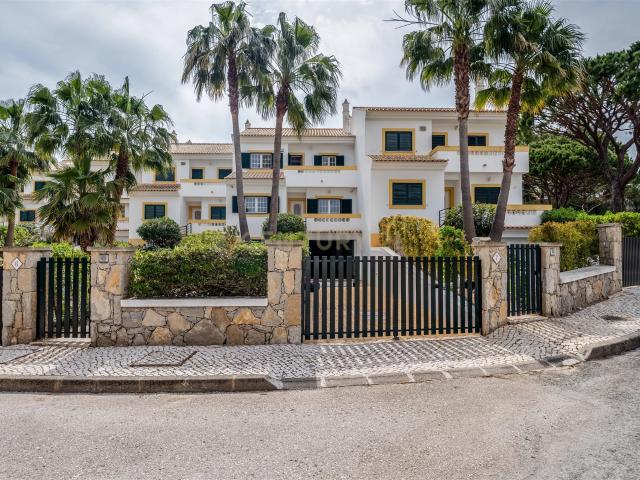 Moradia com Piscina na Praia da Falésia em condomínio privad. 134m² Albufeira e Olhos de Água