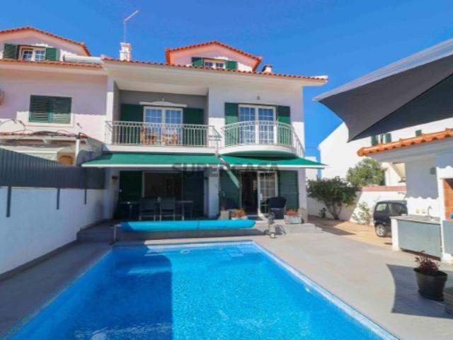 Moradia com piscina na Quinta das Patinhas