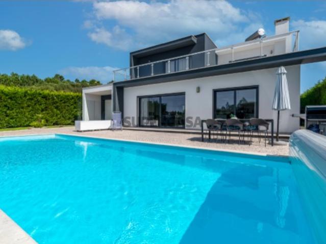 Moradia com piscina aquecida perto da praia da Foz do Arelho