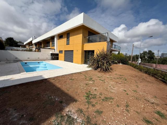 Moradia com Piscina bem localizada Cascais Oeiras