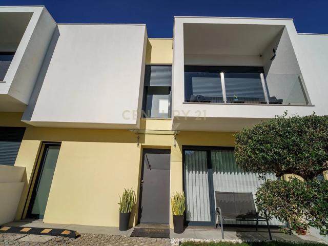 Moradia com piscina Charneca da Caparica 137m² Charneca De Caparica