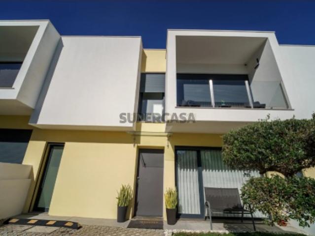 Moradia com piscina Charneca da Caparica