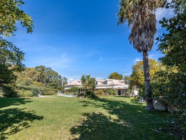 Moradia com piscina e lote de 3.820 m², Bicesse, Cascais 426m² Alcabideche