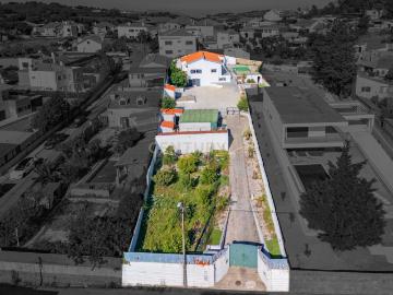 Moradia com Piscina em lote de 1.500 m2, em Almornos, Almargem do Bispo