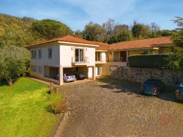 Moradia com piscina, jardim e bosque localizada na Encosta d. 560m² Nogueiró e Tenões
