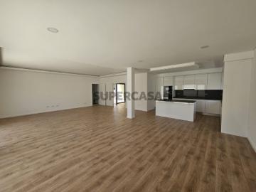 Moradia, com piscina, para venda em Azeitão