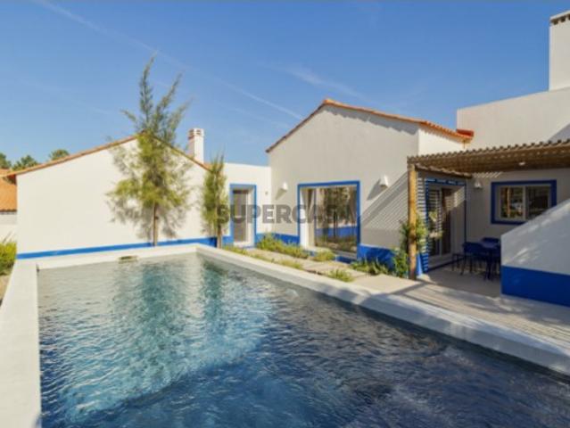 Moradia com Piscina Privada no Carvalhal