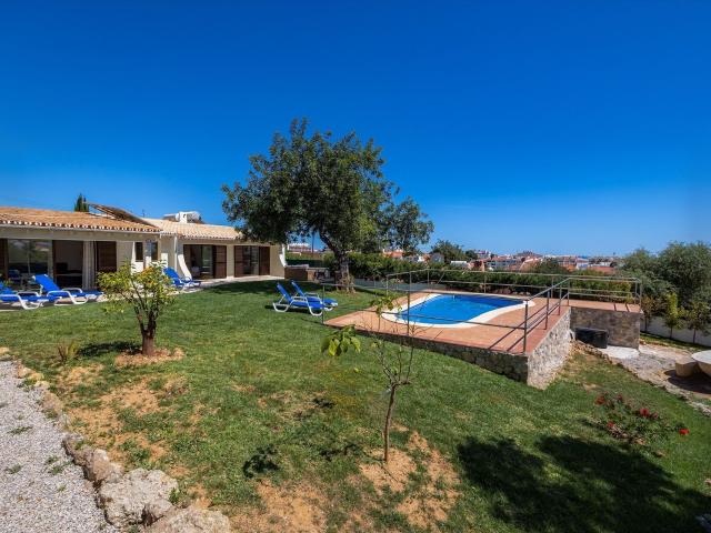 Moradia com piscina privada no centro de Albufeira, completa. 160m² Albufeira e Olhos de Água