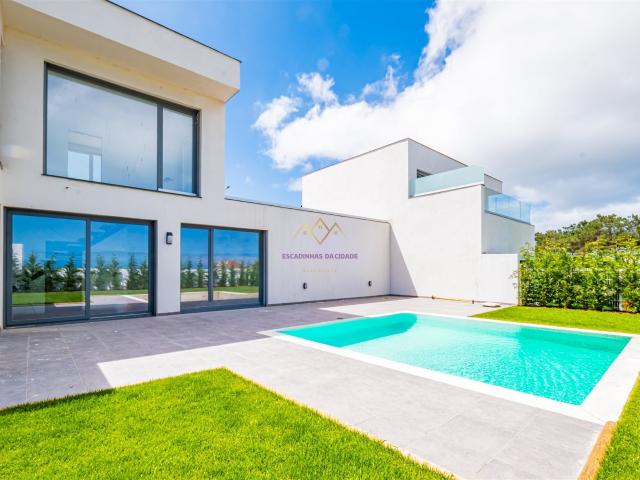 Moradia com piscina privativa em Santa Cruz 196m² A dos Cunhados e Maceira