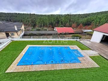 Moradia com Piscina, Quintal e Conforto Total a 8 km de Viseu