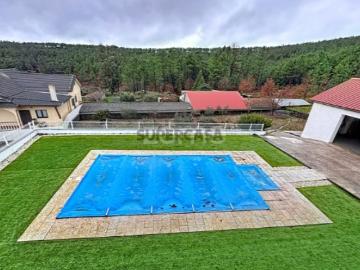 Moradia com Piscina, Quintal e Conforto Total a 8 km de Viseu