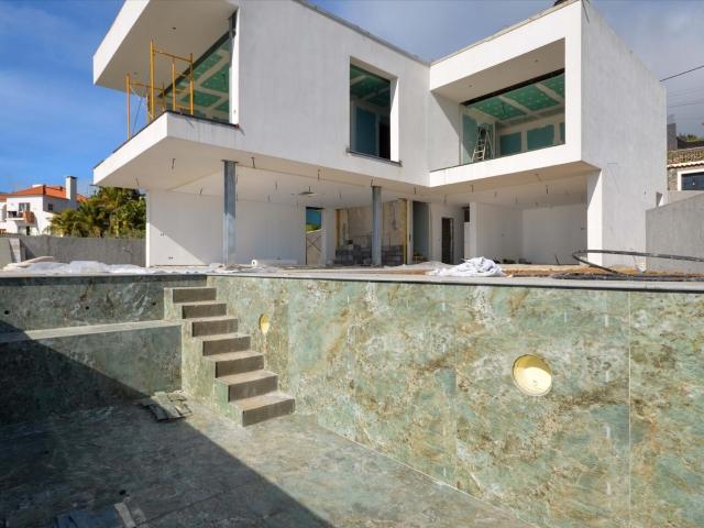 Moradia com Piscina T3 na Calheta 299m² Prazeres