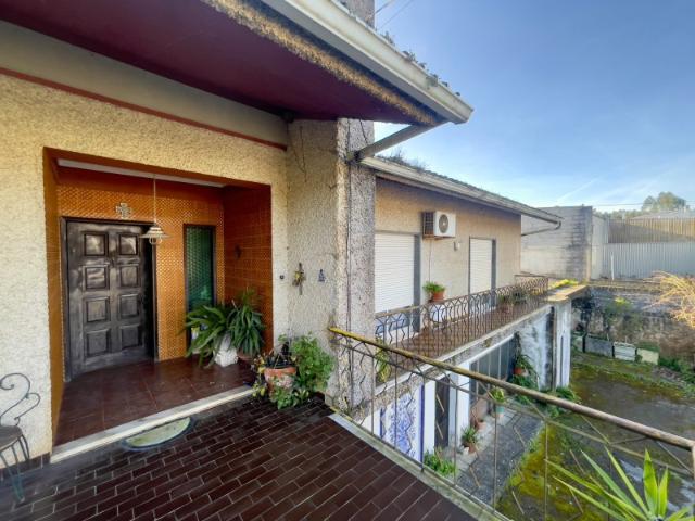 Moradia com Potencial Comercial ou Habitacional em Fátima